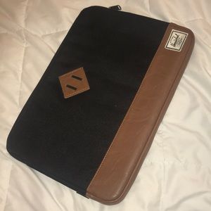 Hershel Laptop Sleeve